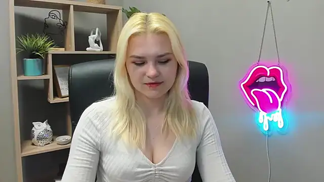 Snapshot of SweetLilyxo chatting on 05.06.26 SweetLilyxo online show from 05.06.26