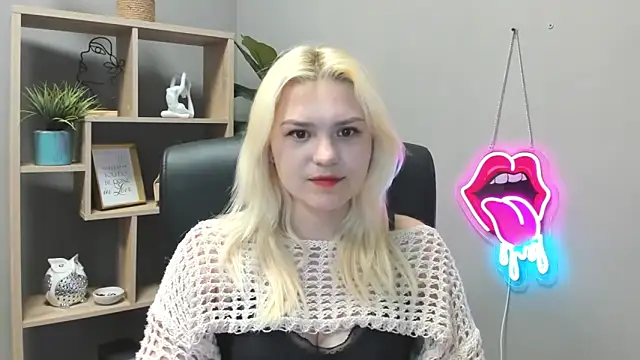 Snapshot of SweetLilyxo chatting on 05.22.26 SweetLilyxo online show from 05.22.26