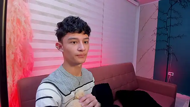 Patrick Howland  online show from 02.25.26