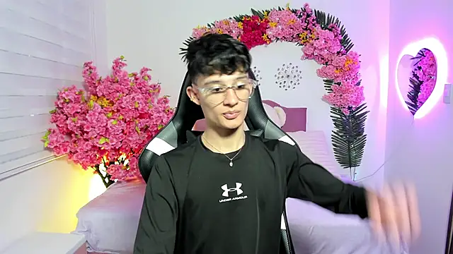 Patrick Howland  online show from 04.06.26