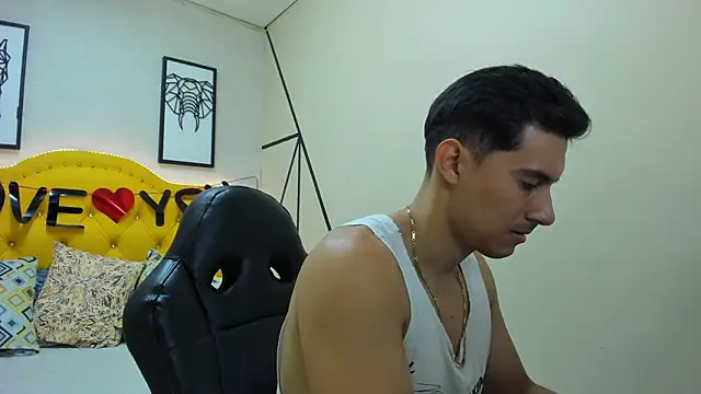 Snapshot of Mike_Conors chatting on 02.13.26 Mike Conors online show from 02.13.26