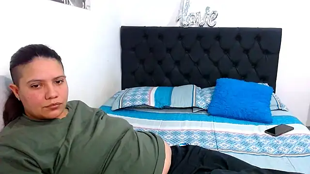 suzy paz online show from 04.08.26