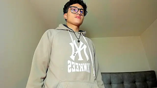 Adonibaskerville4 online show from 04.09.26