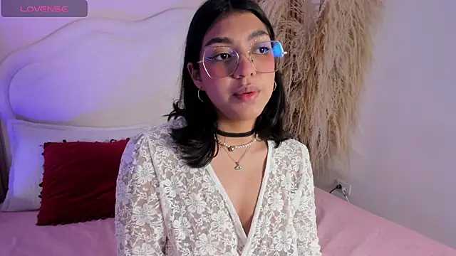 Snapshot of rebeca_taylor chatting on 02.26.26 rebeca taylor online show from 02.26.26