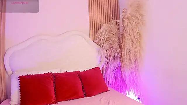 Snapshot of rebeca_taylor chatting on 03.24.26 rebeca taylor online show from 03.24.26