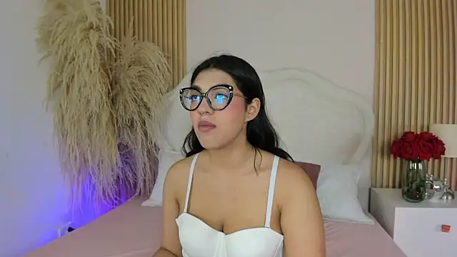 Snapshot of rebeca_taylor chatting on 04.09.26 rebeca taylor online show from 04.09.26