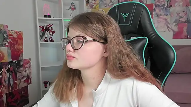 ChloeHalses online show from 02.04.26