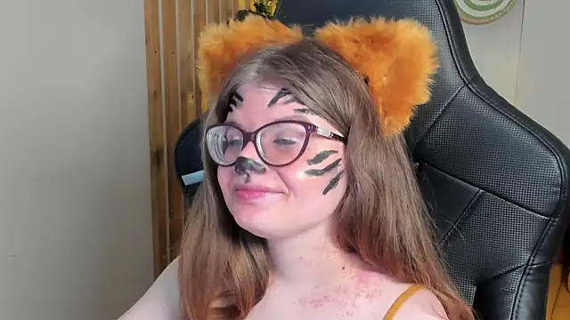 ChloeHalses online show from 02.10.26