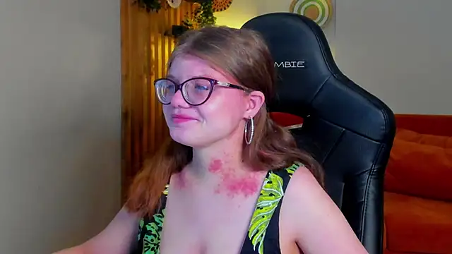 ChloeHalses online show from 04.14.26