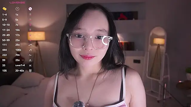 Snapshot of HannaHayles chatting on 02.06.26 HannaHayles online show from 02.06.26