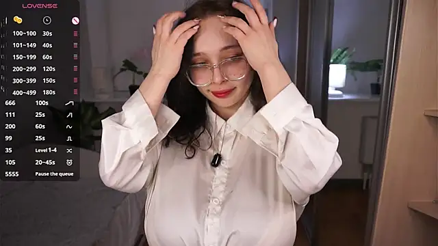 Snapshot of HannaHayles chatting on 04.04.26 HannaHayles online show from 04.04.26