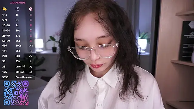 Snapshot of HannaHayles chatting on 04.08.26 HannaHayles online show from 04.08.26