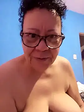 Snapshot of Luach chatting on 02.13.26 Luach online show from 02.13.26