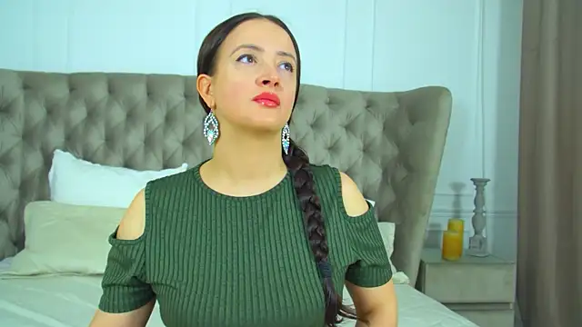 ElinaBellucci online show from 04.03.26