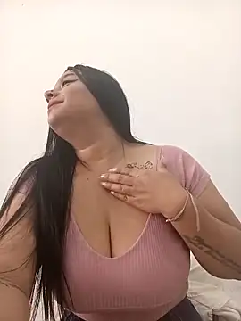 Snapshot of CAMILA--04 chatting on 02.11.26 CAMILA--04 online show from 02.11.26