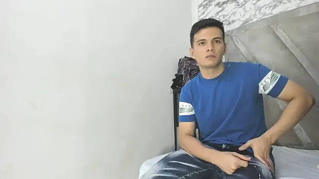 Snapshot of GoldenBoyM chatting on 02.04.26 GoldenBoyM online show from 02.04.26