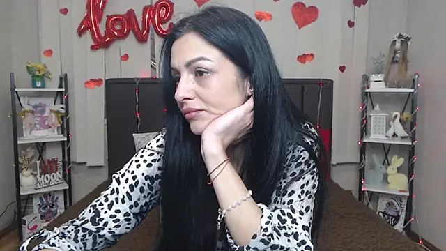 EvaClarkk online show from 04.21.26