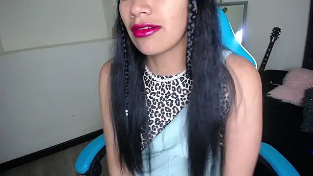 Snapshot of Julieta_Parker chatting on 03.18.26 Julieta Parker online show from 03.18.26