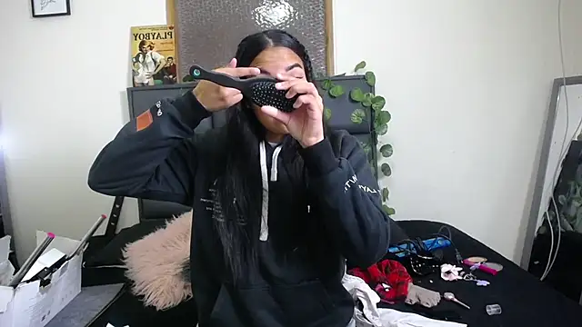 Snapshot of Julieta_Parker chatting on 03.21.26 Julieta Parker online show from 03.21.26