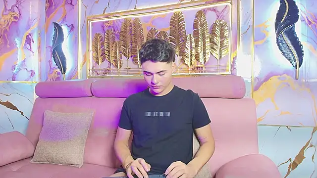 FemNoa online show from 02.20.26