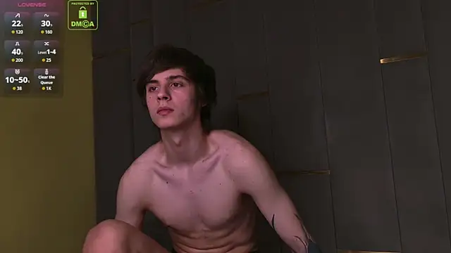 Snapshot of HoogWilder chatting on 02.12.26 HoogWilder online show from 02.12.26