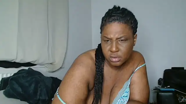 Snapshot of CurvySashia chatting on 06.23.26 CurvySashia online show from 06.23.26