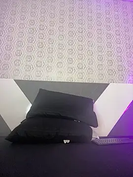 Snapshot of Mia_rivers__ chatting on 04.12.26 Mia rivers online show from 04.12.26