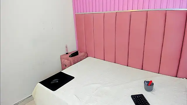 Snapshot of LunaSmithly chatting on 04.04.26 LunaSmithly online show from 04.04.26