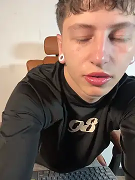 ARON LUXX online show from 03.17.26