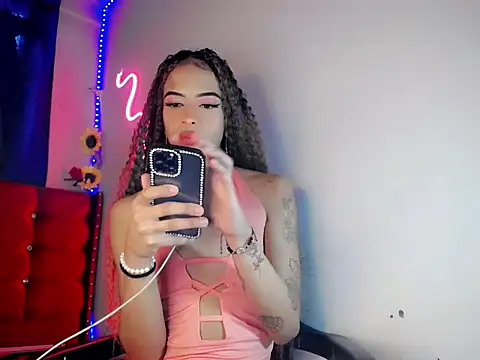 Snapshot of DahliaGill chatting on 06.16.26 DahliaGill online show from 06.16.26