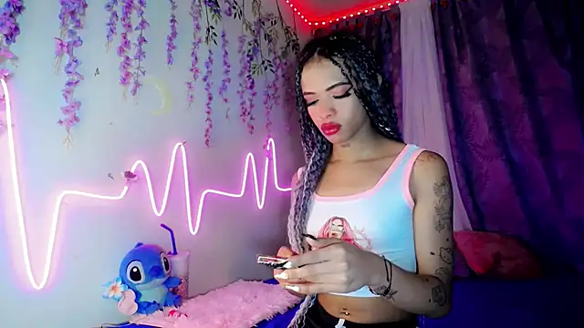 Snapshot of DahliaGill chatting on 07.08.26 DahliaGill online show from 07.08.26