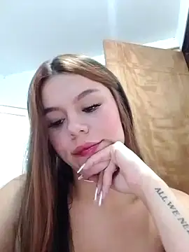 EmiNavarro online show from 06.25.26