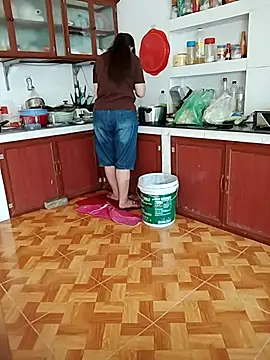 LiilyZi online show from 04.13.26