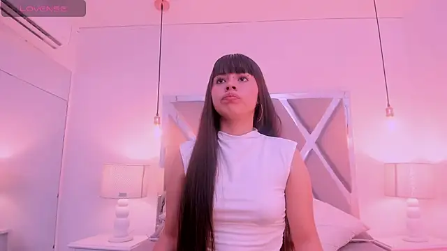 Raven Luxx online show from 05.15.26