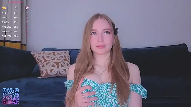 Snapshot of RowenaIanniello chatting on 04.11.26 RowenaIanniello online show from 04.11.26