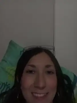 Snapshot of vane_coral chatting on 05.17.26 vane coral online show from 05.17.26