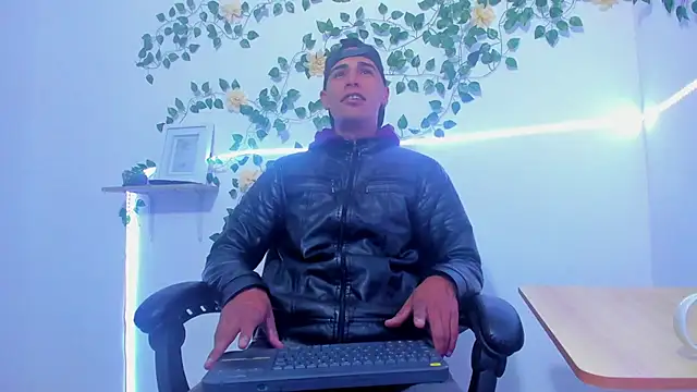 Andrey santamaria online show from 02.14.26