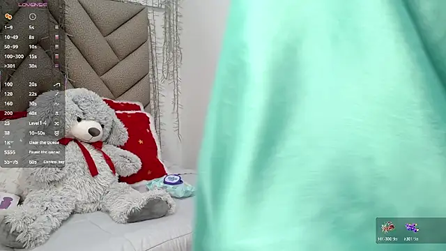 yaazhinii online show from 02.25.26