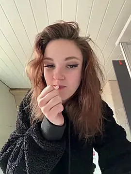 ViviLuu online show from 03.17.26