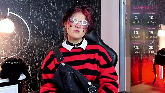 YuuMiko online show from 04.01.26