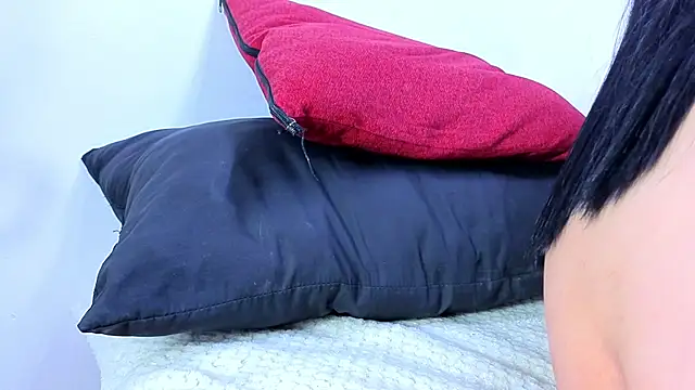 Snapshot of Julieta-Horny- chatting on 02.25.26 Julieta-Horny- online show from 02.25.26