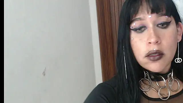 Snapshot of valen_ros chatting on 04.19.26 valen ros online show from 04.19.26