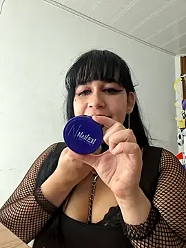 Snapshot of valen_ros chatting on 06.17.26 valen ros online show from 06.17.26
