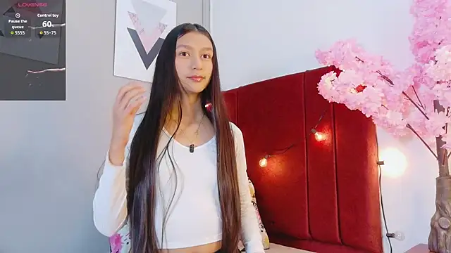 Snapshot of ThinPrincesss chatting on 04.12.26 ThinPrincesss online show from 04.12.26