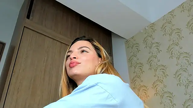 Snapshot of mahia_montenegro chatting on 03.01.26 mahia montenegro online show from 03.01.26