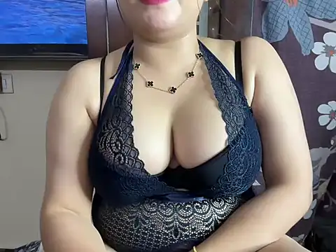 Snapshot of Hersheykaur chatting on 05.31.26 Hersheykaur online show from 05.31.26