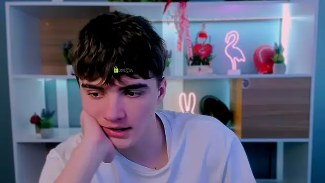 Snapshot of emil_lucky chatting on 02.20.26 emil lucky online show from 02.20.26