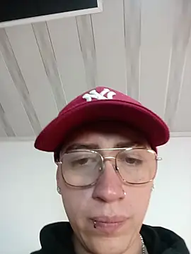 Emmanuel Lust online show from 02.21.26