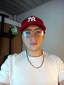 Emmanuel Lust online show from 02.26.26