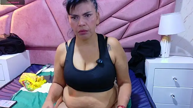 Snapshot of jennifer_0717 chatting on 04.06.26 jennifer 0717 online show from 04.06.26